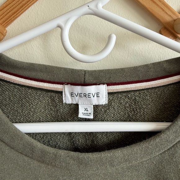 Evereve Olive Quilted Sleeve Sweatshirt - Picture 3 of 6
